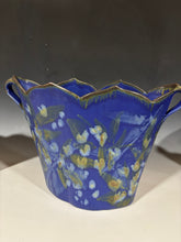 Load image into Gallery viewer, Vase envelope tall cloud 9” tall and 10.50”wide across top

